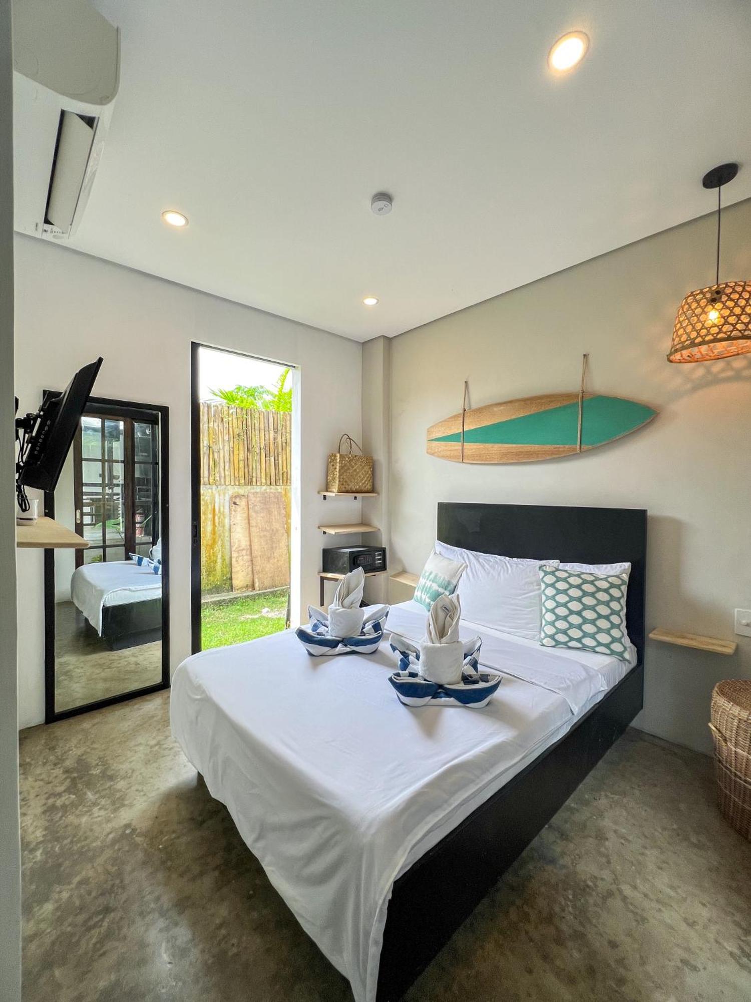 Готель Siargao Bed And Brewery Хенераль-Луна Екстер'єр фото